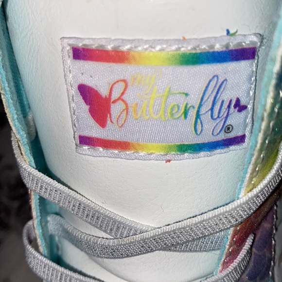 Brand My Butterfly size 6 color white with ran bow and blue in the inside - Picture 6 of 7